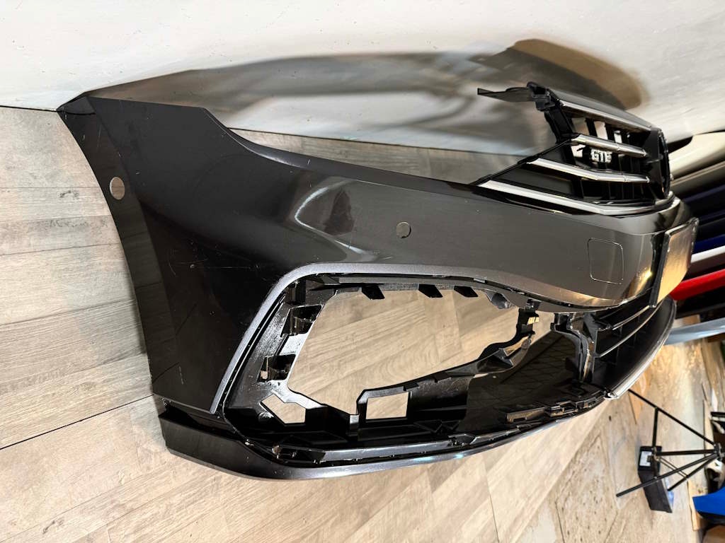 VW PASSAT B8 FACELIFT nárazník GTE 6xPDC LB7R 3G0807221G - 3