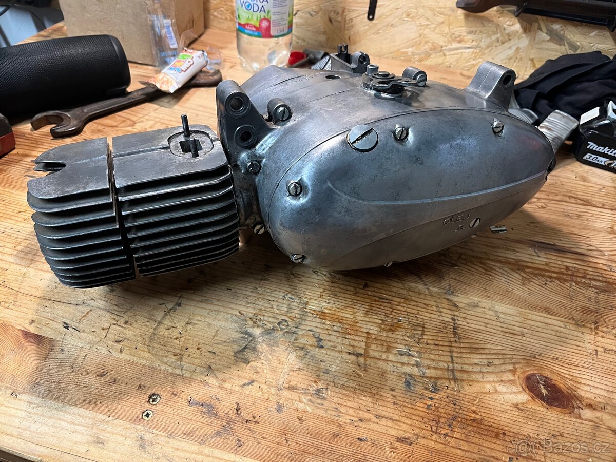 Motor jawa pionýr - 3