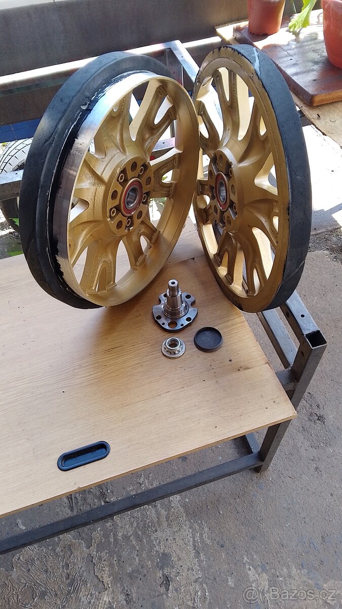 Kmenová pásová pila. Pasovnice na pilu. - 3