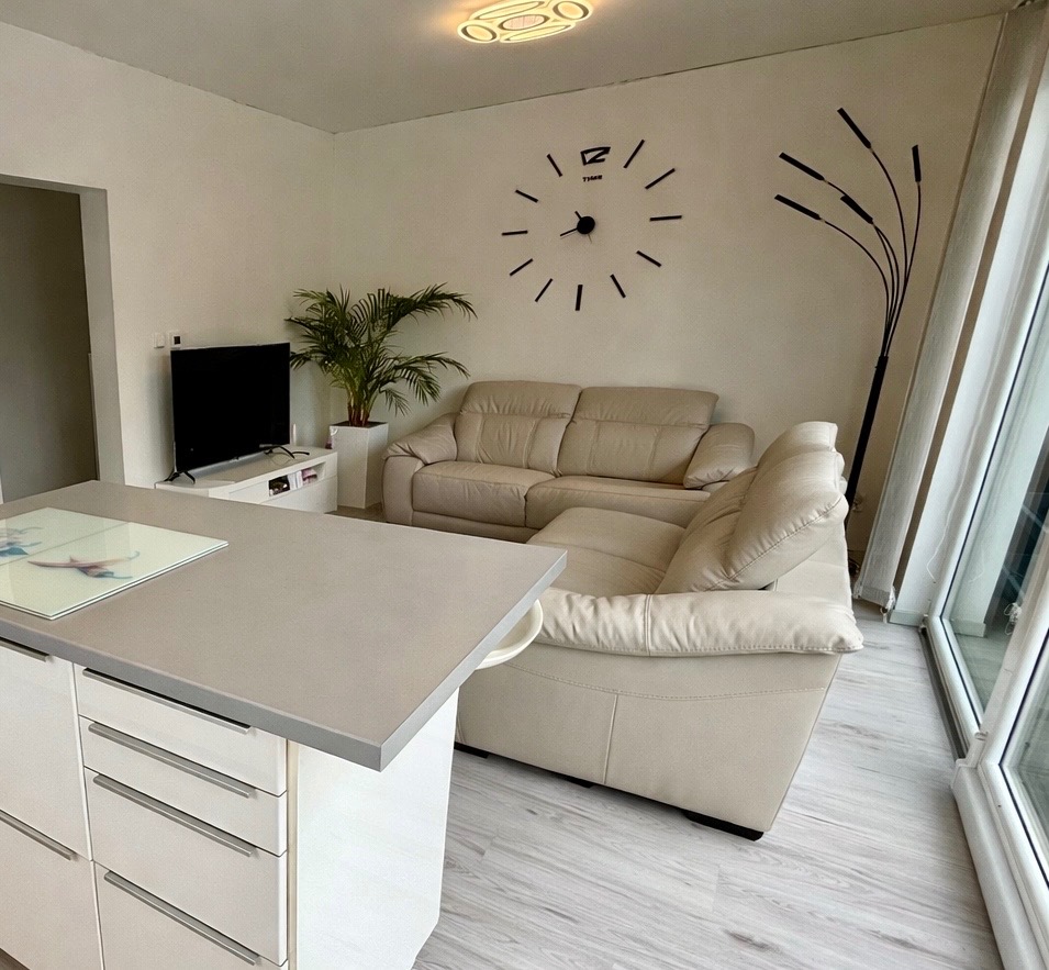 Sedačka z pravé kůže, téměř nová - 3