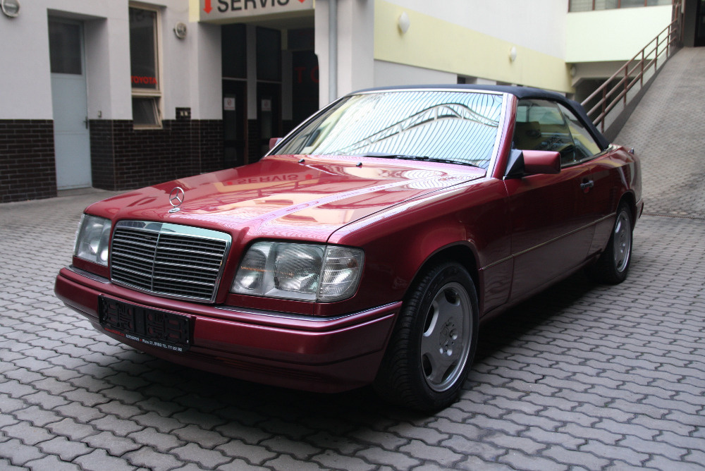 Mercedes Benz 124 300 CE 24V Cabrio - 3