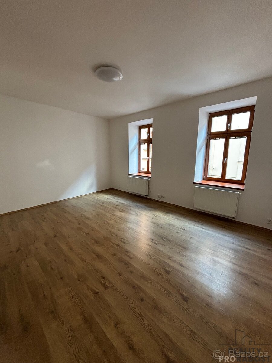 PRONÁJEM BYTU 2+KK 79 m2, 1. PATRO, CIHLOVÝ, CENTRUM MĚSTA, - 3