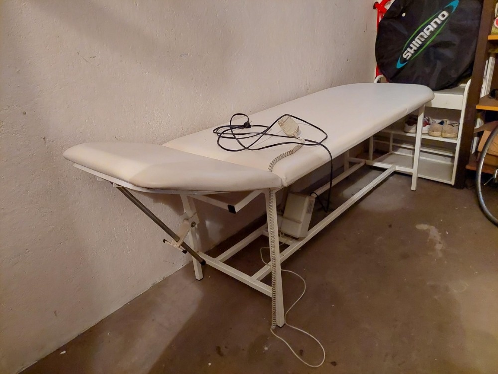 Masážní/kosmetické lehátko s el. polohováním - 3