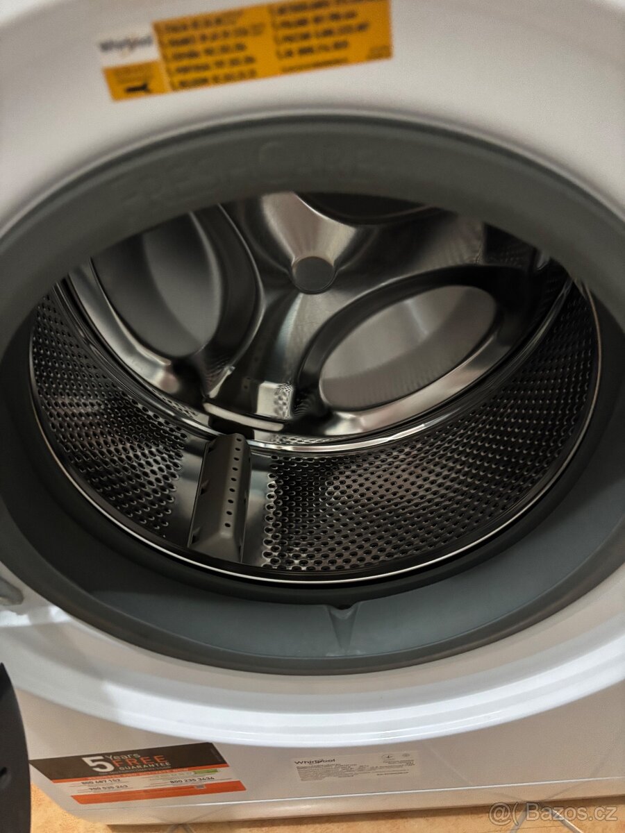 Whirlpool FWSF61053W FreshCare 6 kg – plně - 3