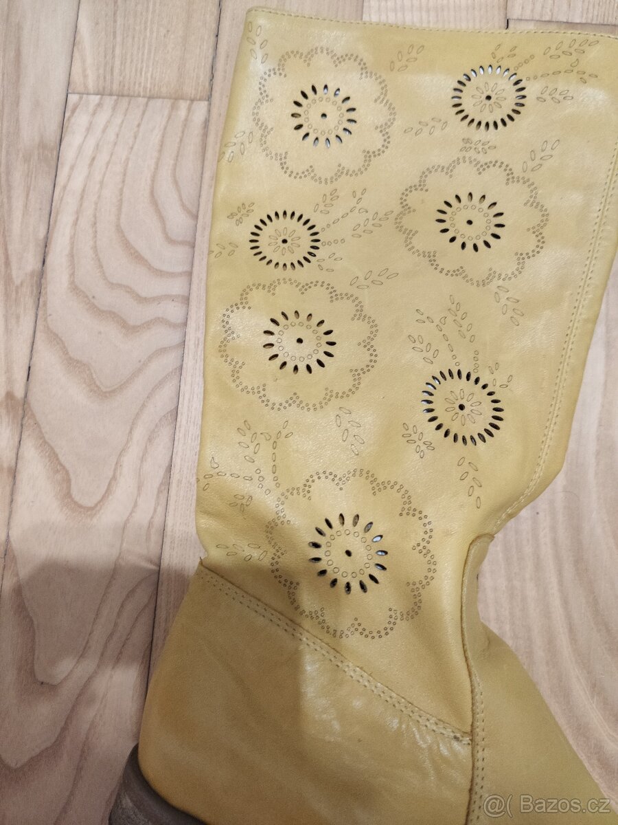 Dámské jarni kožené kozačky okrová barva - 3