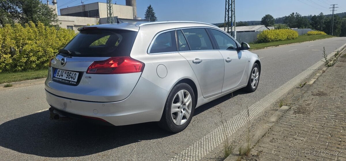 Opel Insignia sport TOURER 2.0 kombi rv 2011 - 3