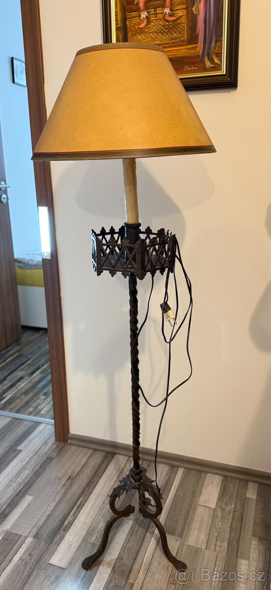 Starožitné mosazné lustry a stojací lampy - 3