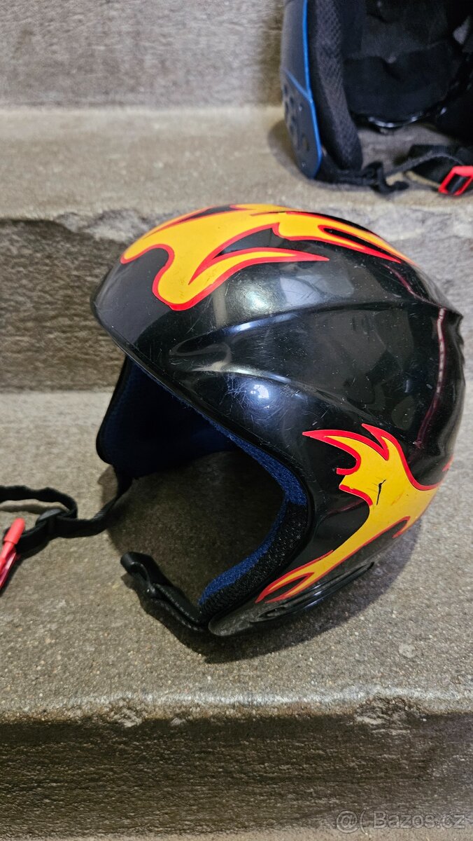 Helmy, brusle, hokejka - 3