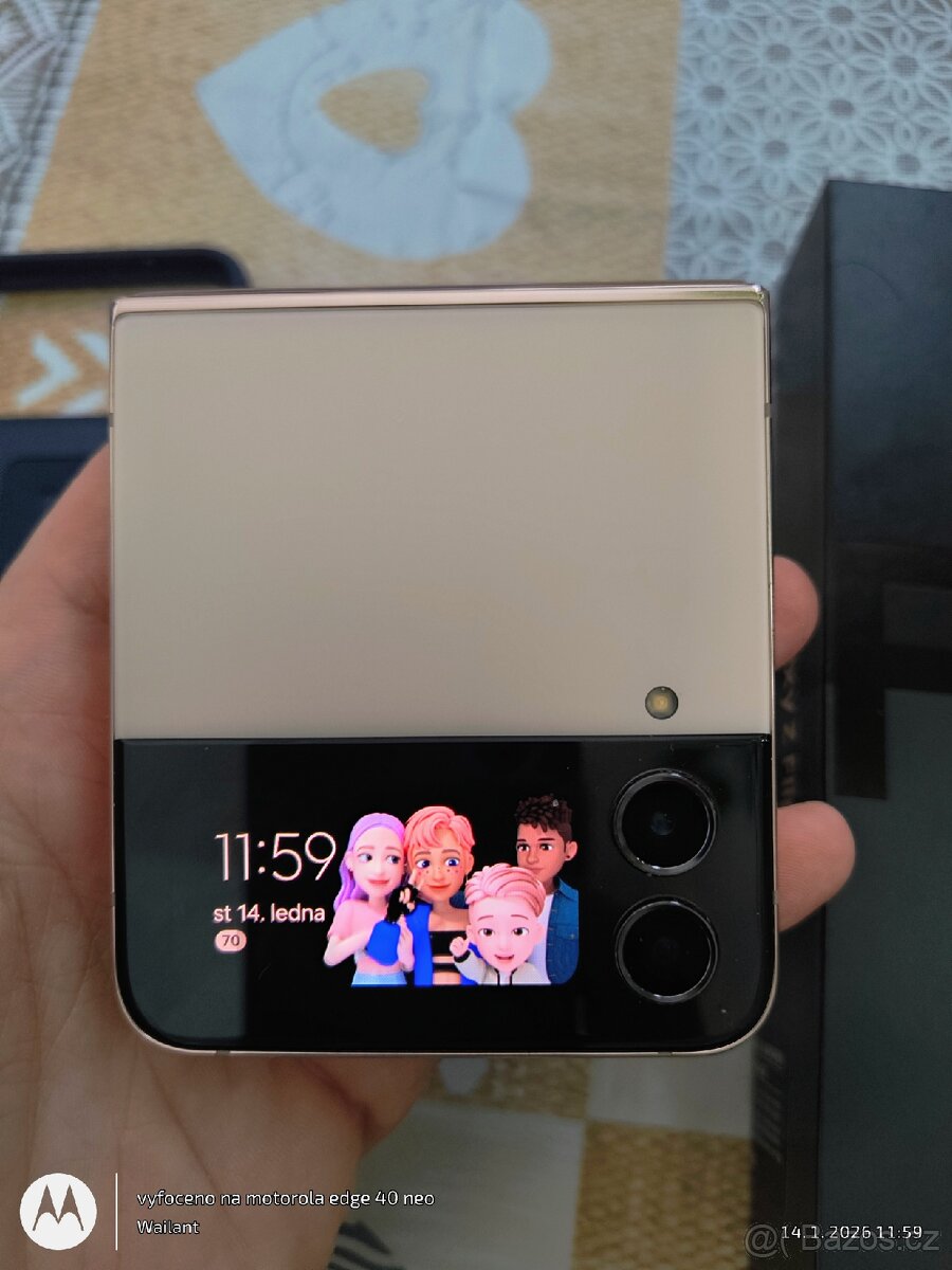 Samsung Galaxy z flip 4 - 3