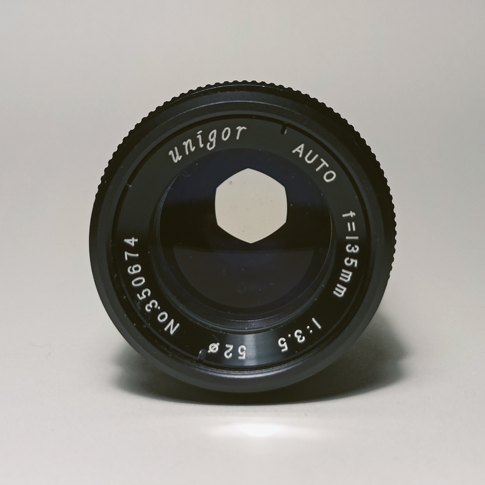 Objektiv Unigor Auto 135 mm f/3.5 pro M42 - 3