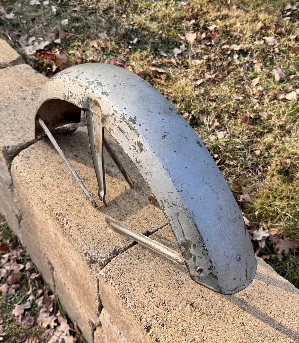 Jawa 350 634 - přední blatník - 3