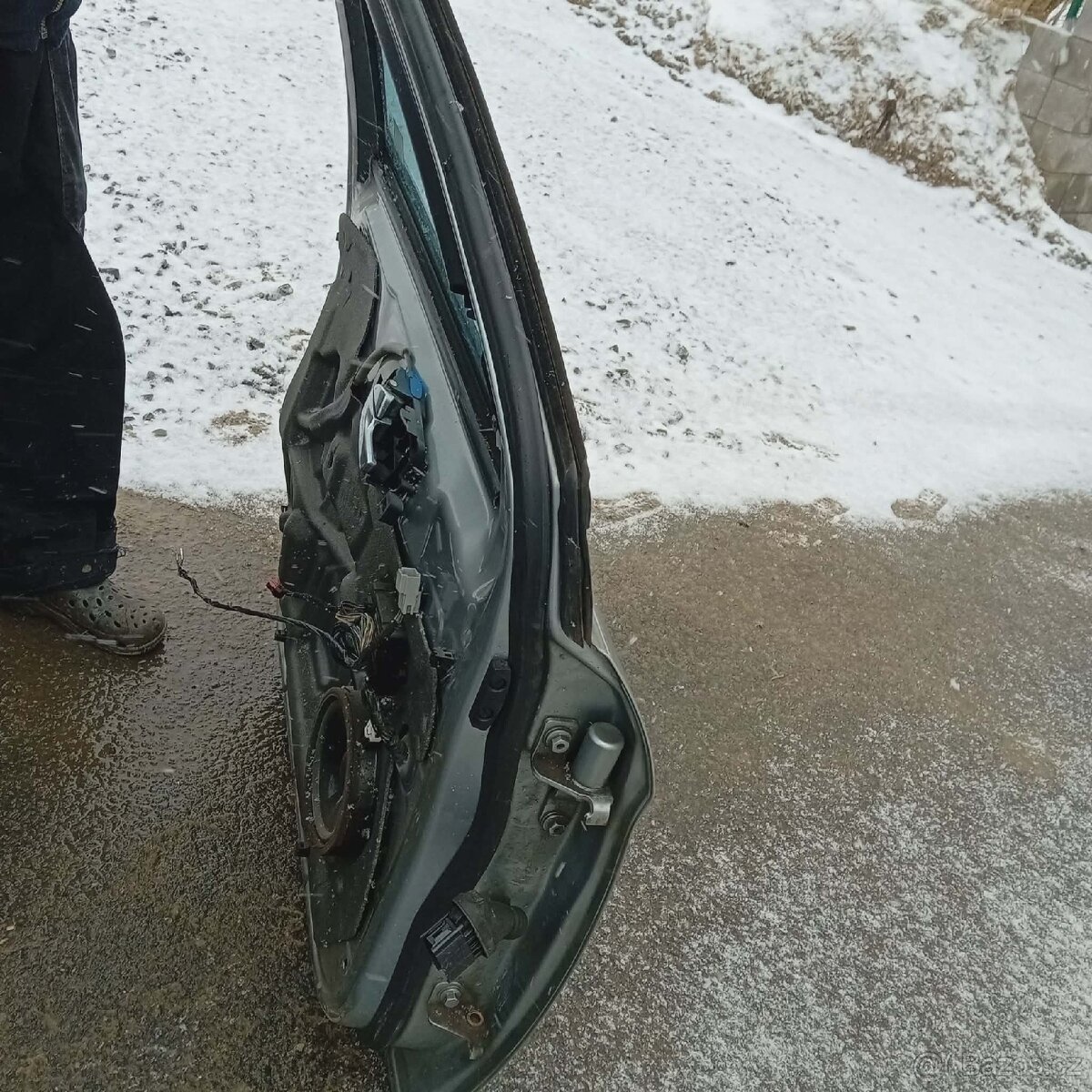 Přední zadní dveře Mondeo mk4 - 3