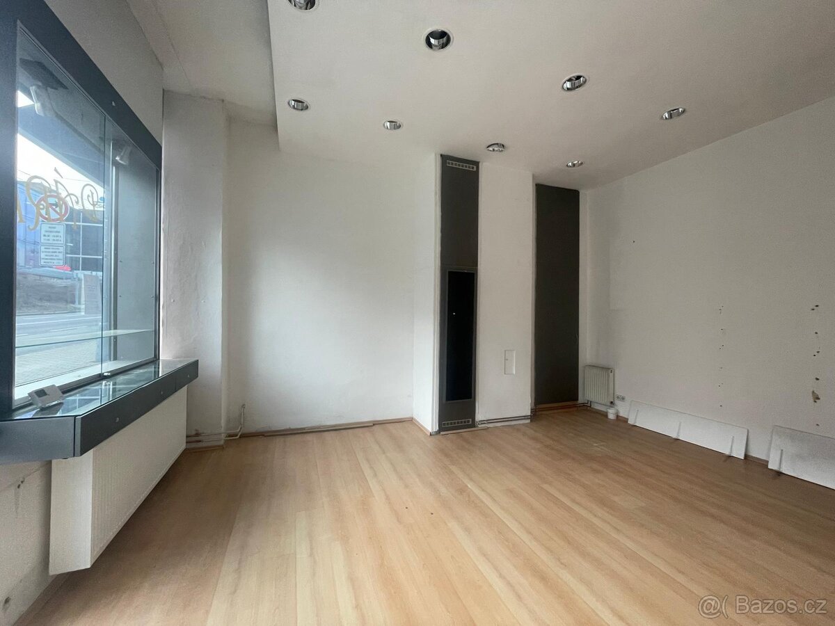 Pronájem obchodních prostor v centru Zlína - 3