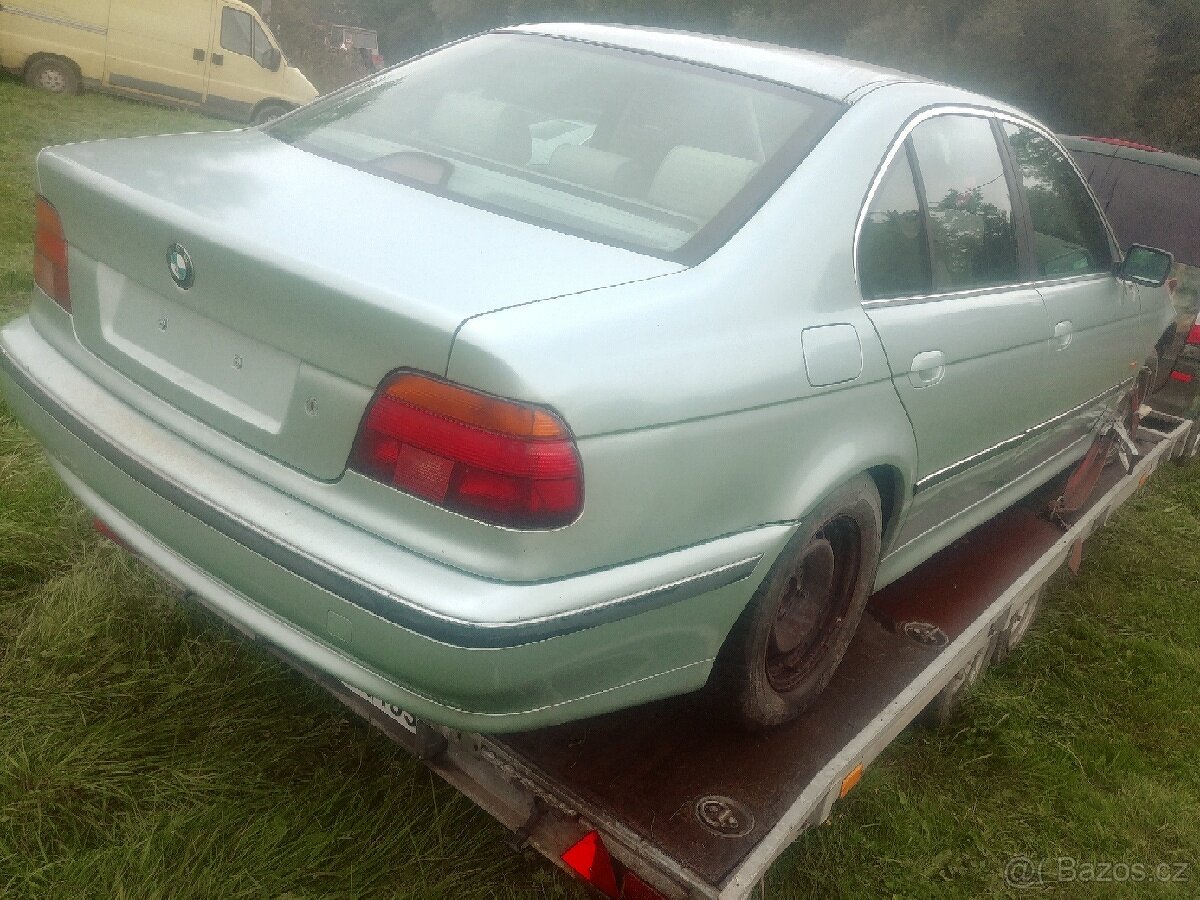 Prodám veškeré nahradni díly z BMV E39, nebo celé - 3