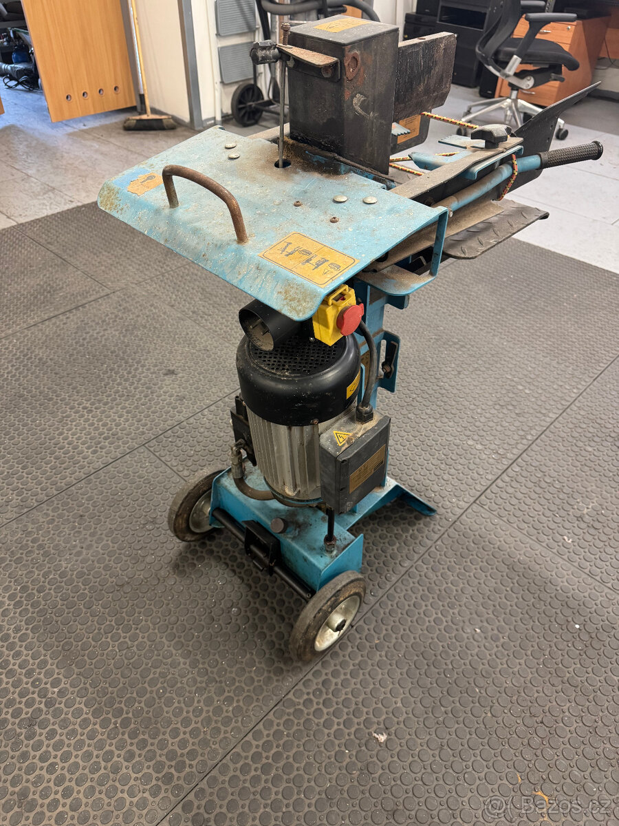 Štípač dřeva - 3