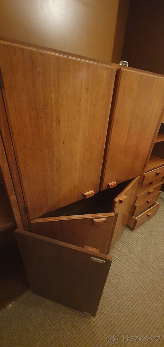 Nábytek, obývací stěna - 3