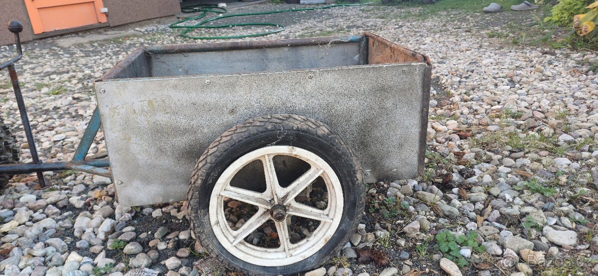 Prodám čtyřkolku asi 50ccm 2T s vlečkem