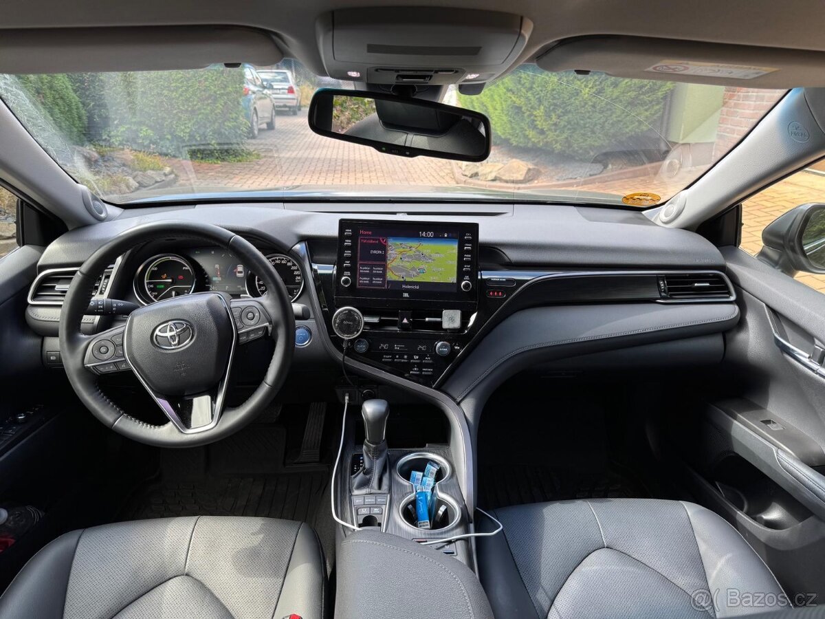 Toyota Camry hybrid 2.5 executive Vip - 3
