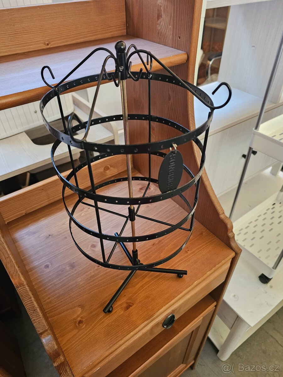 NOVÝ OTOČNÝ STOJAN NA ŠPERKY - 3