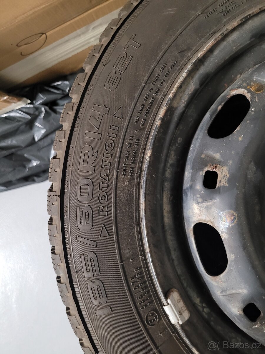 Pneu Nokian na plechových kolech - 3