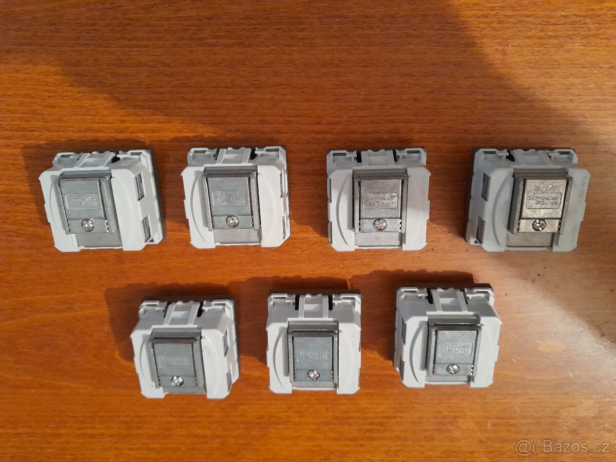 Schneider Unica zásuvka TV+R+SAT - 3