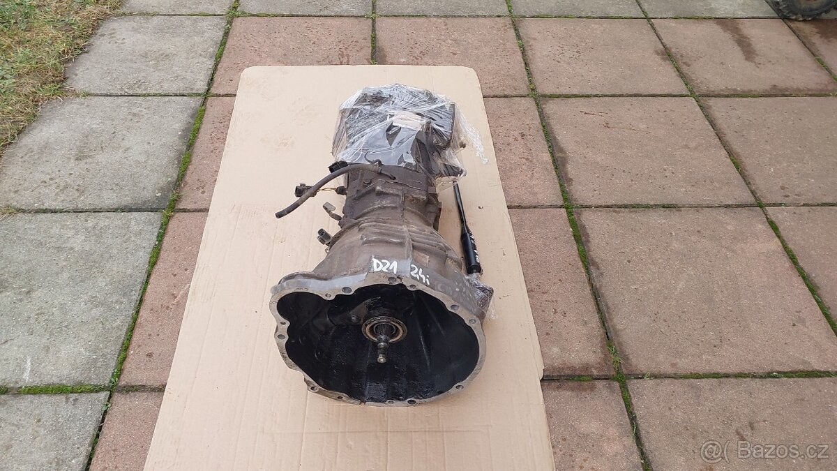 Nissan D21 2,4i převodovka - 3