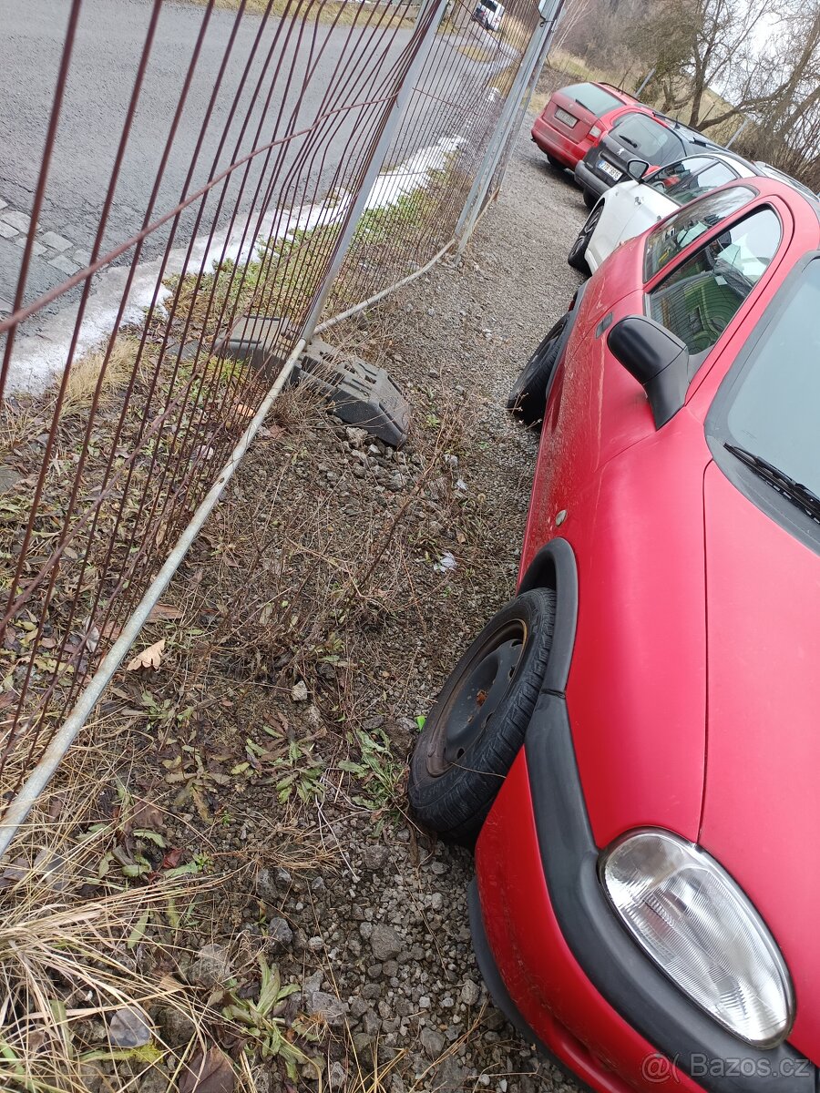 Opel Corsa 1.4i bez tp. - 3