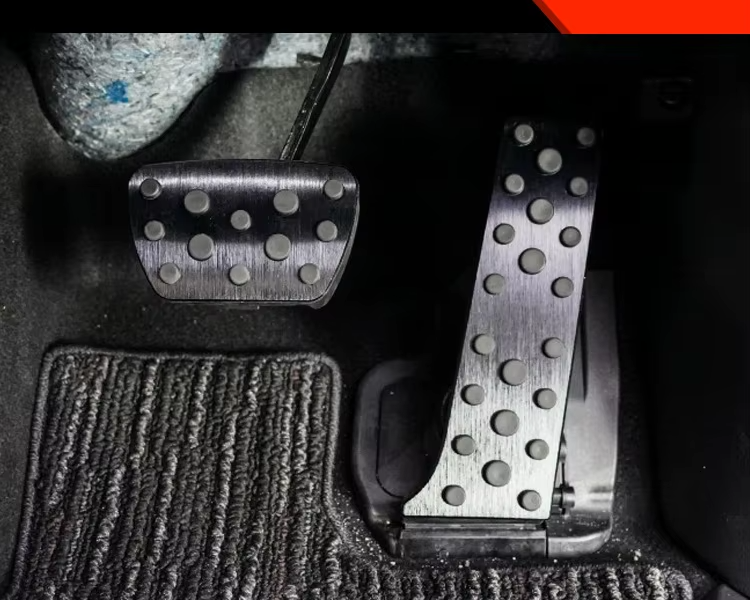 Lexus LBX - doplňky - 3