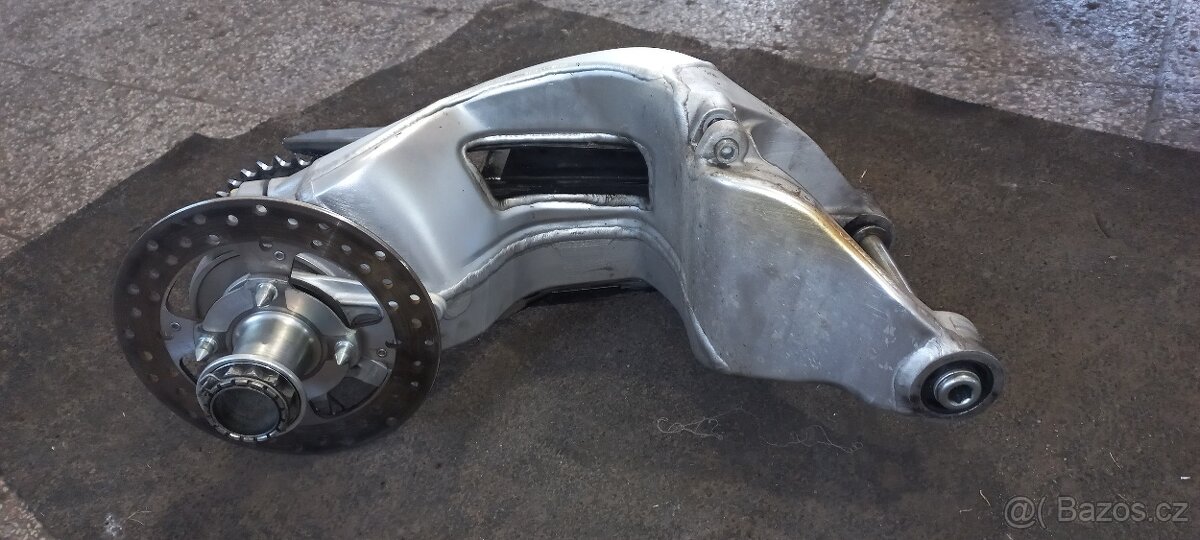 Ducati 1098s zadní kyvná vidlice + zadní kolo - 3