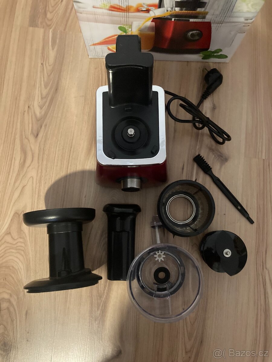 Elektrický šnekový odšťavňovač Sencor SSJ 4042RD – výborný s - 3