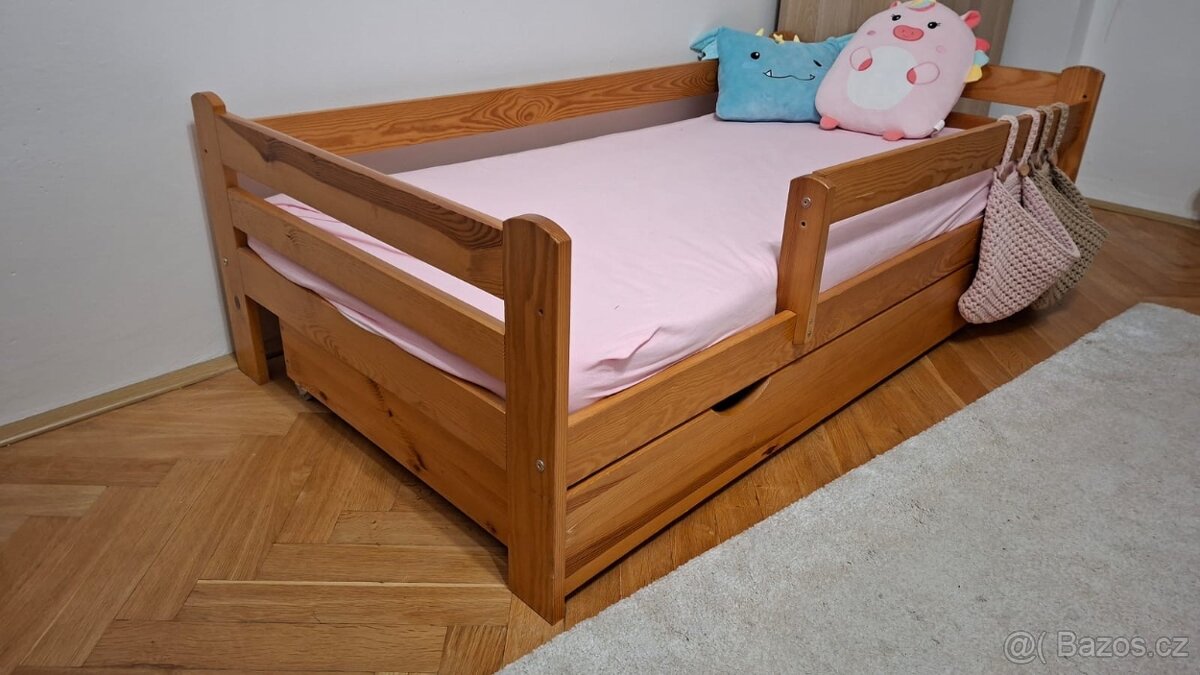 Dětská postel s výsuvným šuplíkem a vybavení - 3