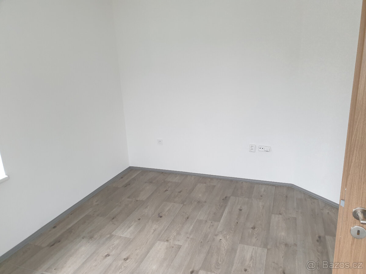 pronájem 1+1 v Olomouci-Chválkovicích - 3