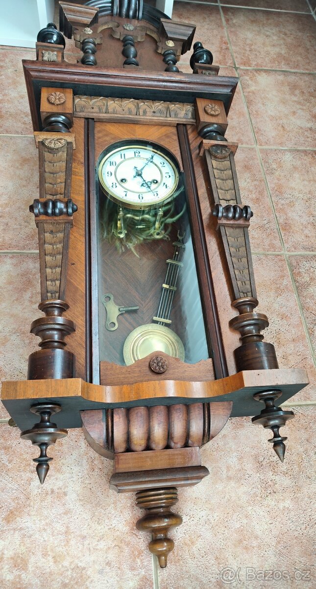 Luxusní bohatě vyřezávané a zdobené starožitné pérovky - 3