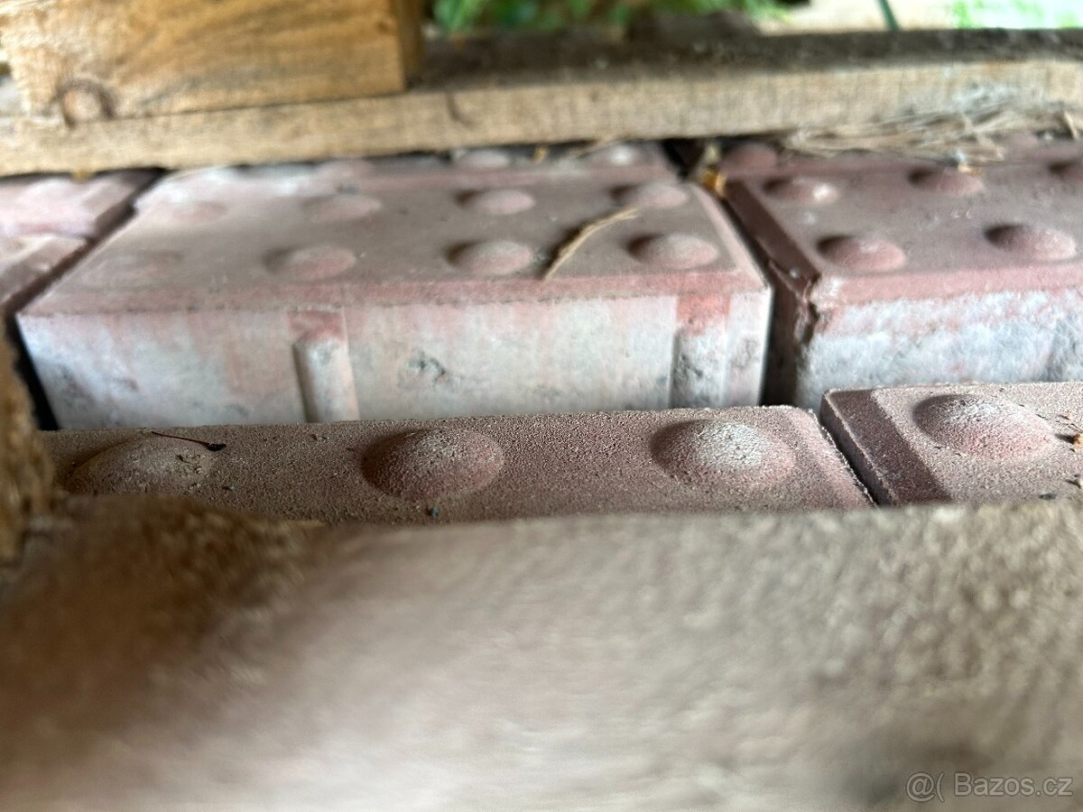 Dlažba červená specialní - 3