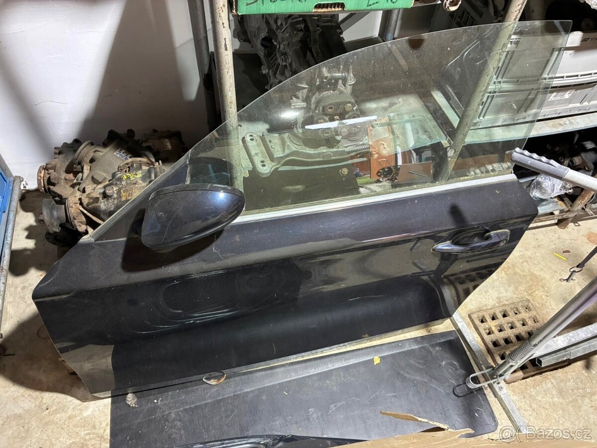 P,L dveře BMW 1 E87,E82 (barva: Bílá,modrá ) - 3