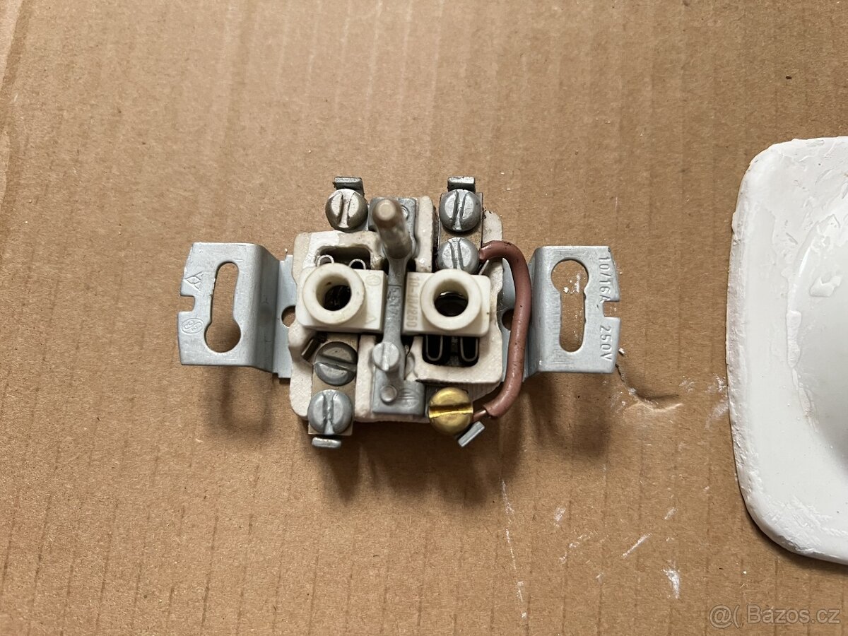 Staré elektro - Zásuvka Retro č.1 - 3