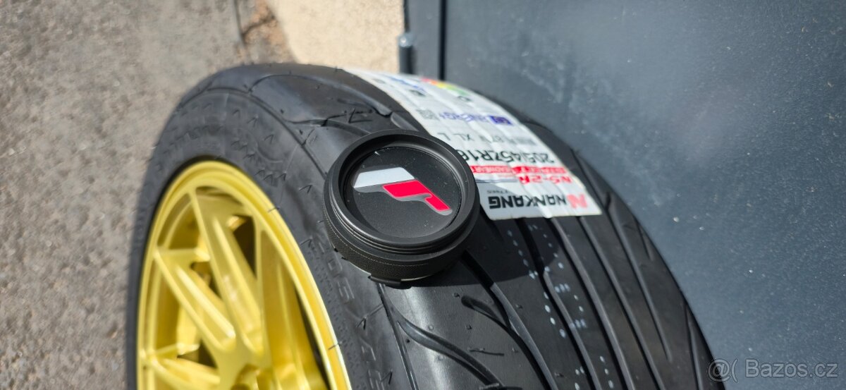 Japan Racing JR11 + Nankang NS-2R - 3