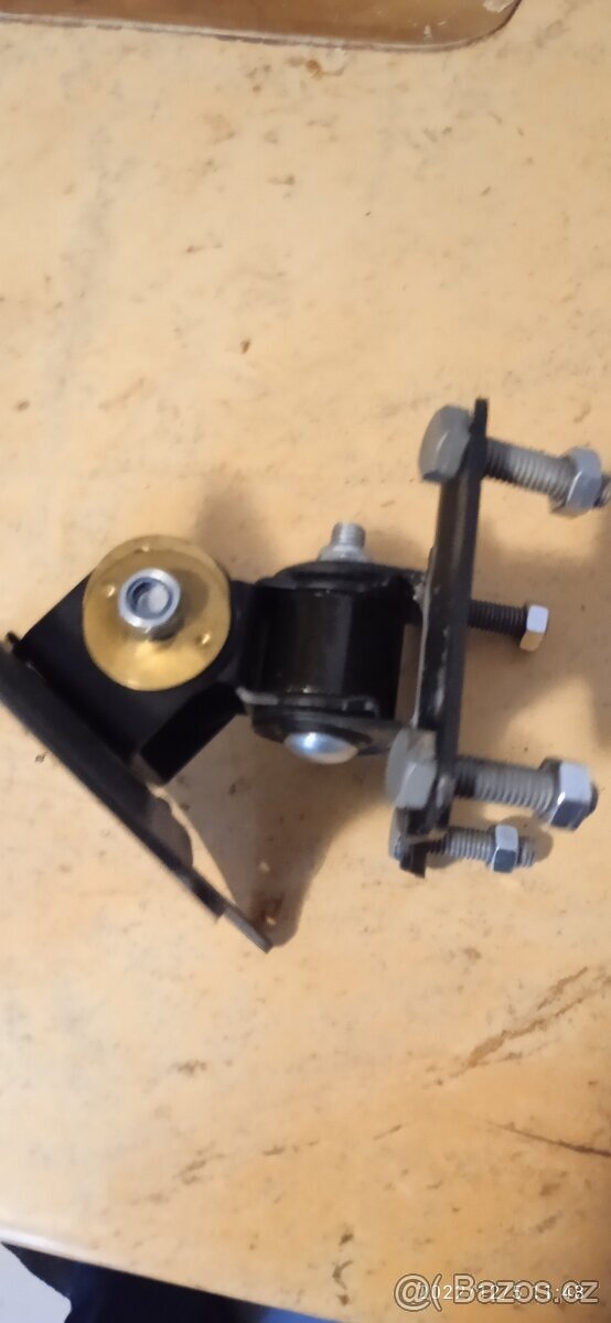 otocny drzak televize - 3