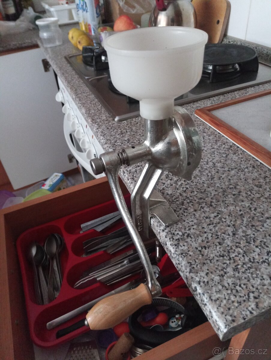 Univerzální ruční mlýnek Porkert - 3