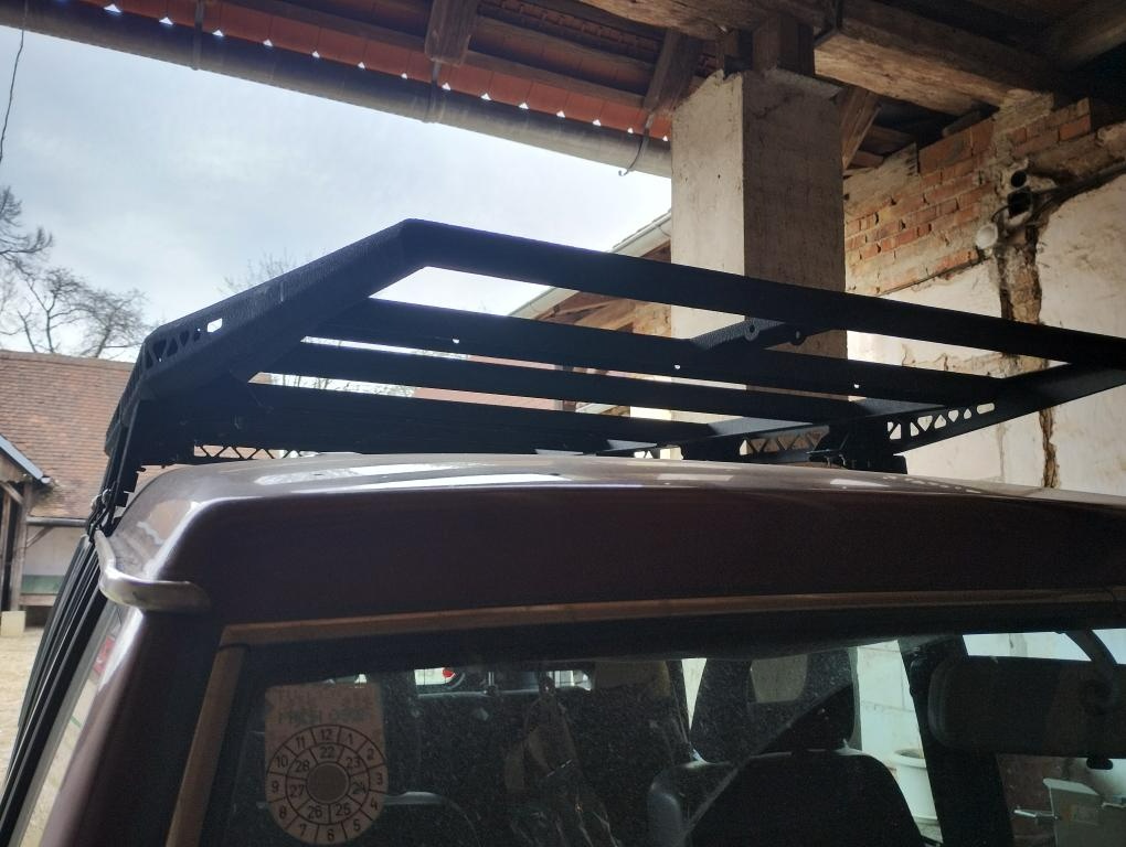 Expediční nosič MITSUBISCHI PAJERO L - 3