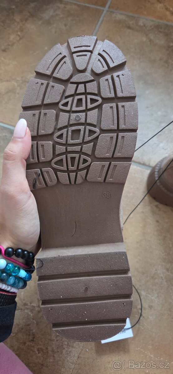 Divci boty vel. 38, NOVE - 3