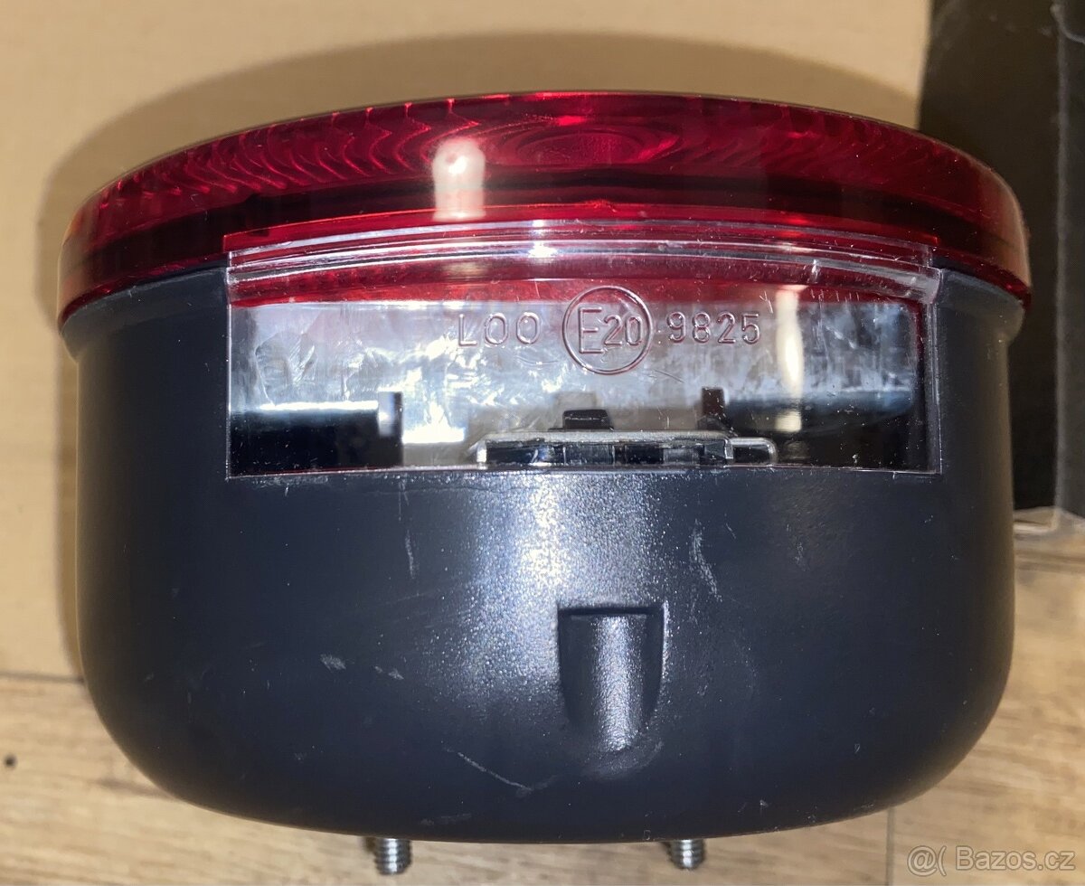 Skupinové světlo zadní kulaté třídílné. - 3