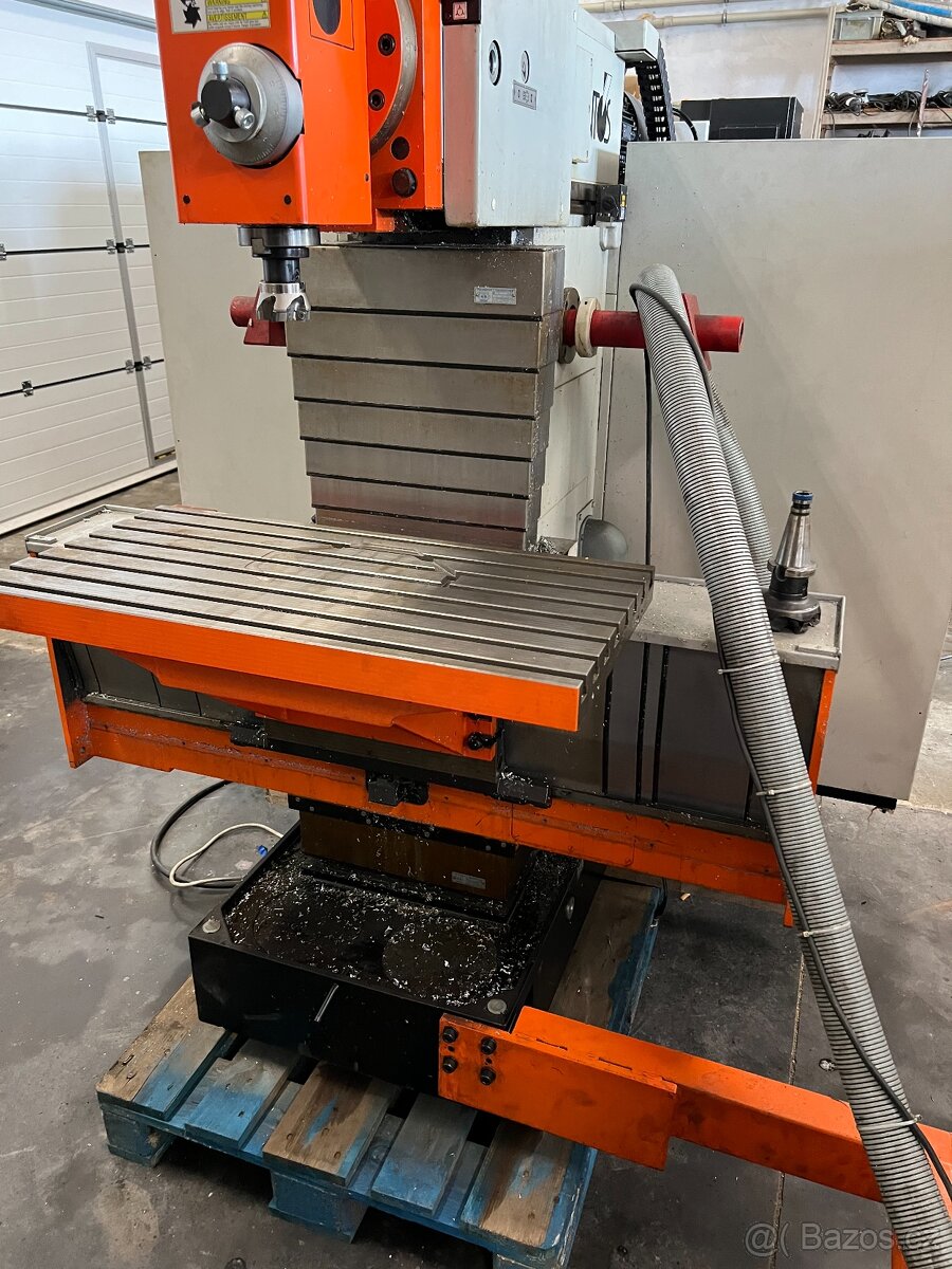 INTOS Nástrojařská frézka CNC - 3