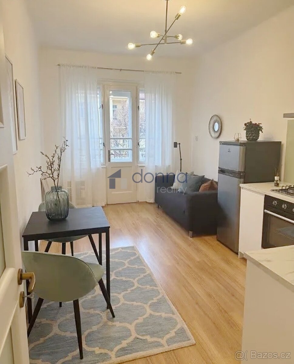 Pronájem bytu 2+kk/B, 44 m², ul. Náměstí Dr. Václava Holého, – pohled 3