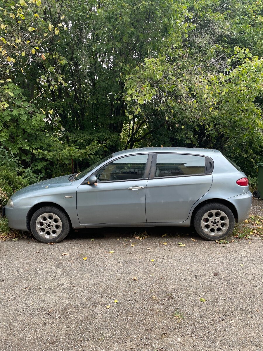 Alfa Romeo 147 - 3