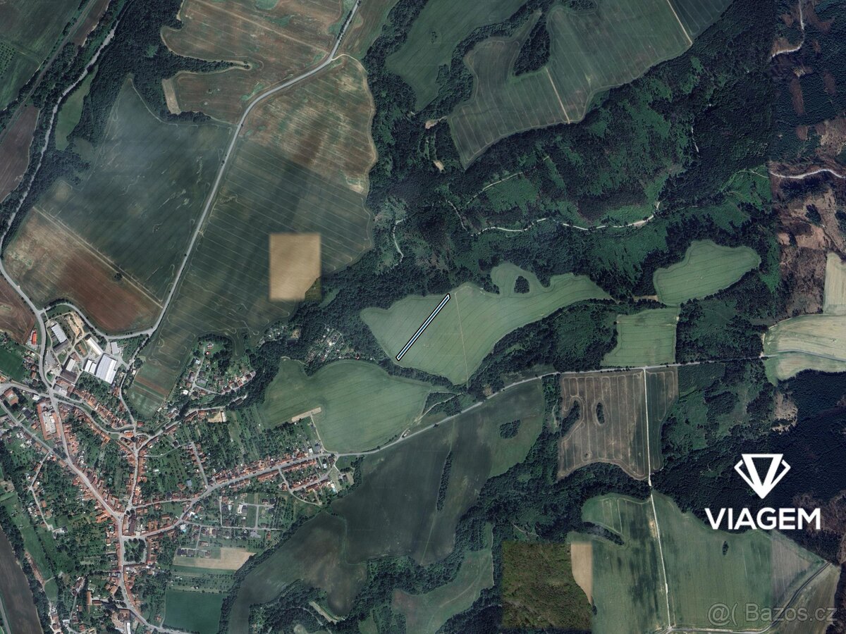 Pole 1 925 m² - 3