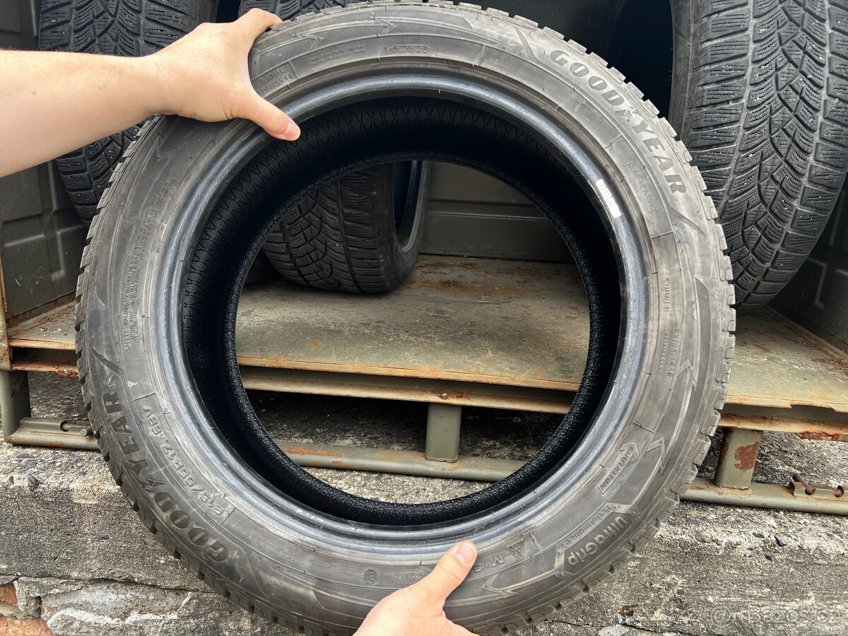 Celoroční pneu 215/55 R17 Good Year - 3