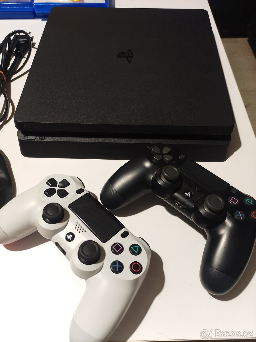 Playstation 4 Slim - 3