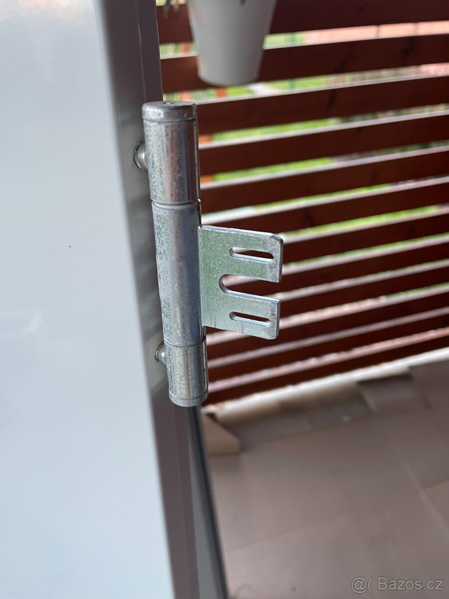 Kovové dveře a zárubeň - 3
