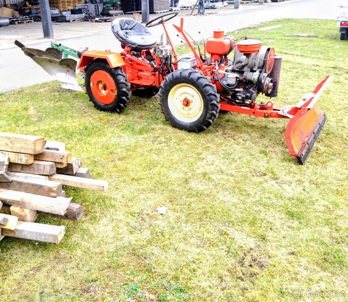 Malotraktor T4K-10 - 3